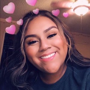 Meet your Posher, Nicole